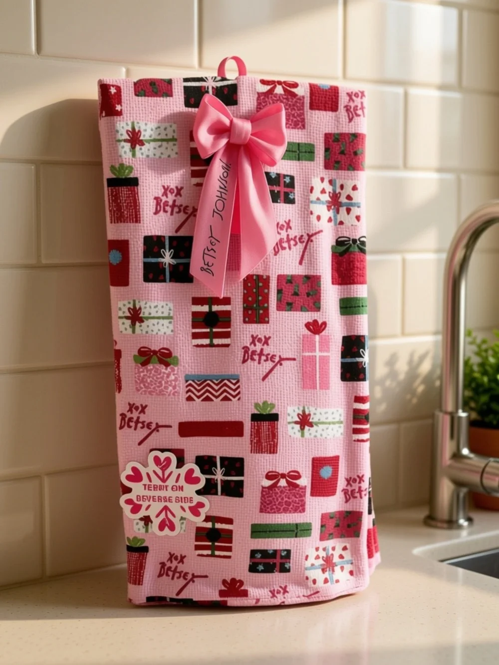 🆕BETSEY JOHNSON SET OF 2 CHRISTMAS 🎄 KITCHEN TOWELS